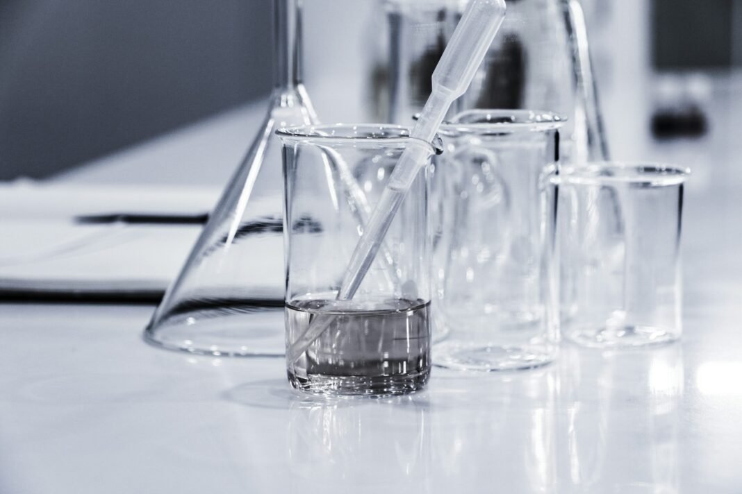 Firma biofarmaceutyczna pozywa DEA za 