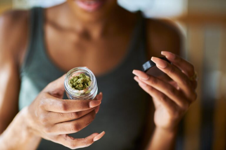Grywalizacja sprzedaży marihuany wywołuje krytykę, ale czy jest uzasadniona? - MEDCAN24