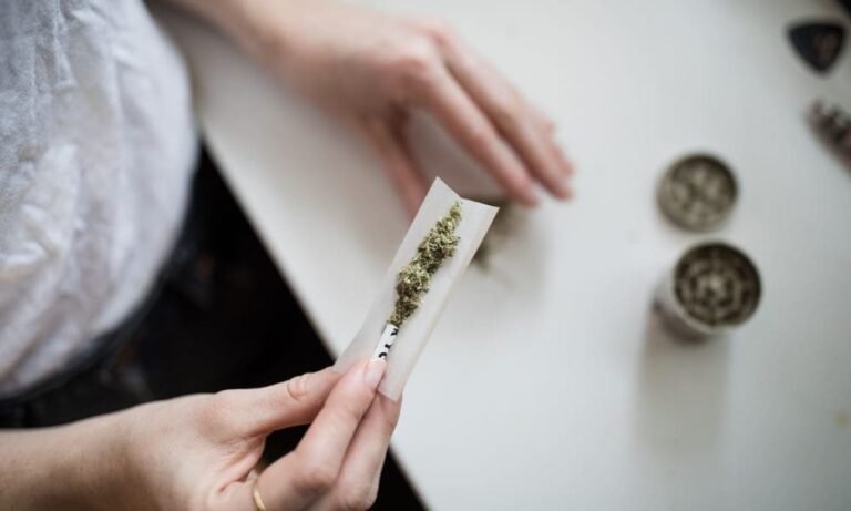 Marijuana Users Are Nearly 5 Times As Likely To Regularly Exercise Than Eat Fast Food, Stereotype-Busting Survey Shows