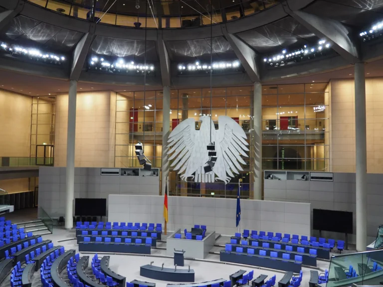 Niemiecka komisarz ds. narkotyków popiera pilotażowe projekty dotyczące konopi indyjskich, odchodząc od linii partyjnej CDU