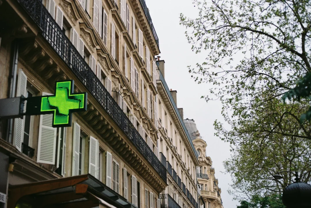 Francja wyznacza lipiec jako termin wprowadzenia przepisów dotyczących marihuany medycznej, a opublikowane wcześniej badanie wskazuje na spadek stosowania opioidów